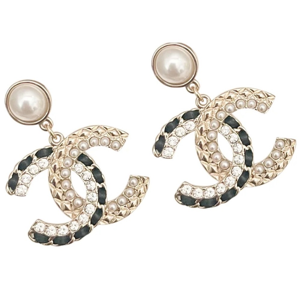CHANEL CC Pearl Earrings